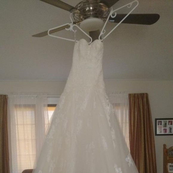 Enzoani Fatima Wedding dress size 2 - Picture 2 of 7